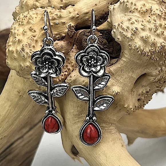 Vintage Handmade Flower Earrings Boho Dangle Dainty - Picture 4 of 5